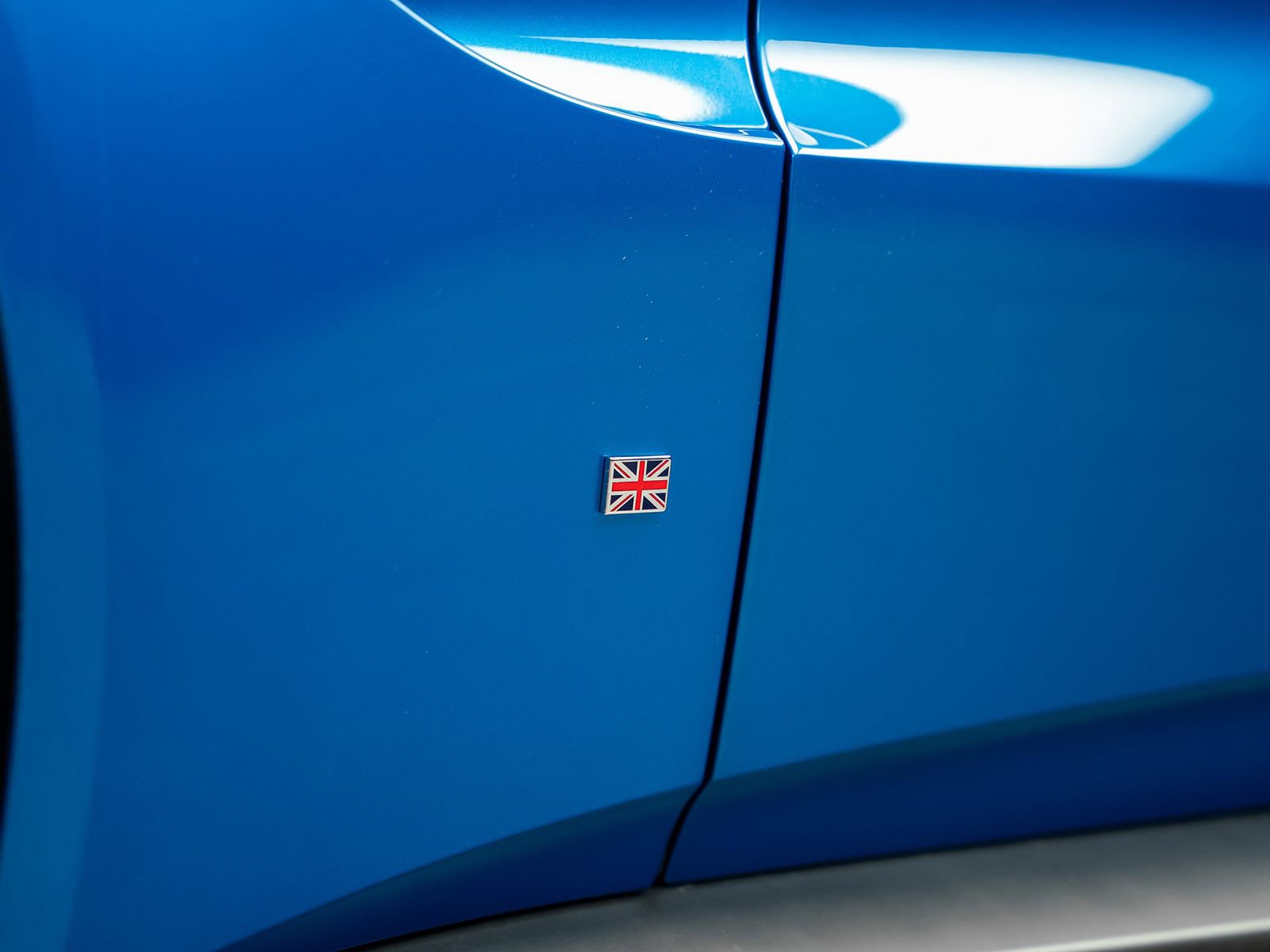Used 2020 Aston Martin V8 Vantage Coupe RWD image 28