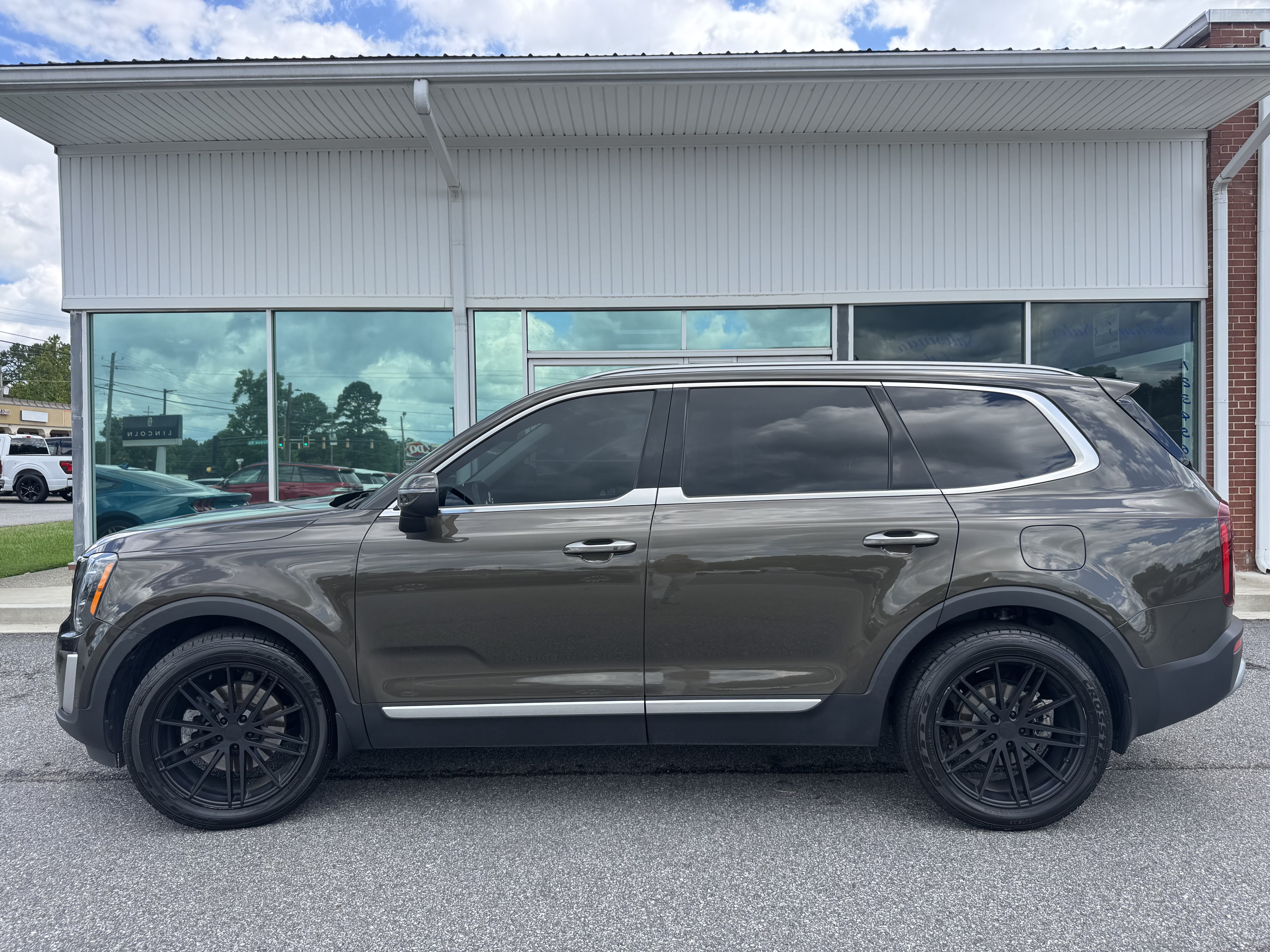 Used 2020 Kia Telluride S AWD/4WD image 1