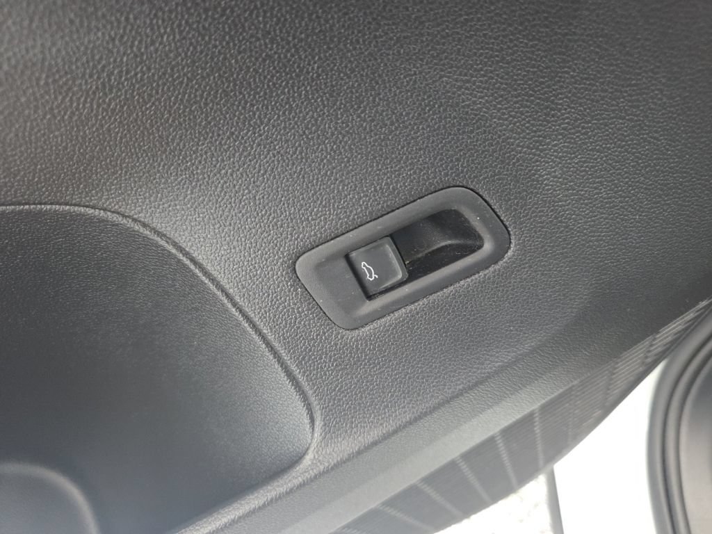 Certified 2024 Volkswagen Atlas Peak Edition SE AWD/4WD image 35