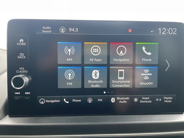 Used 2025 Honda Pilot Touring image 4