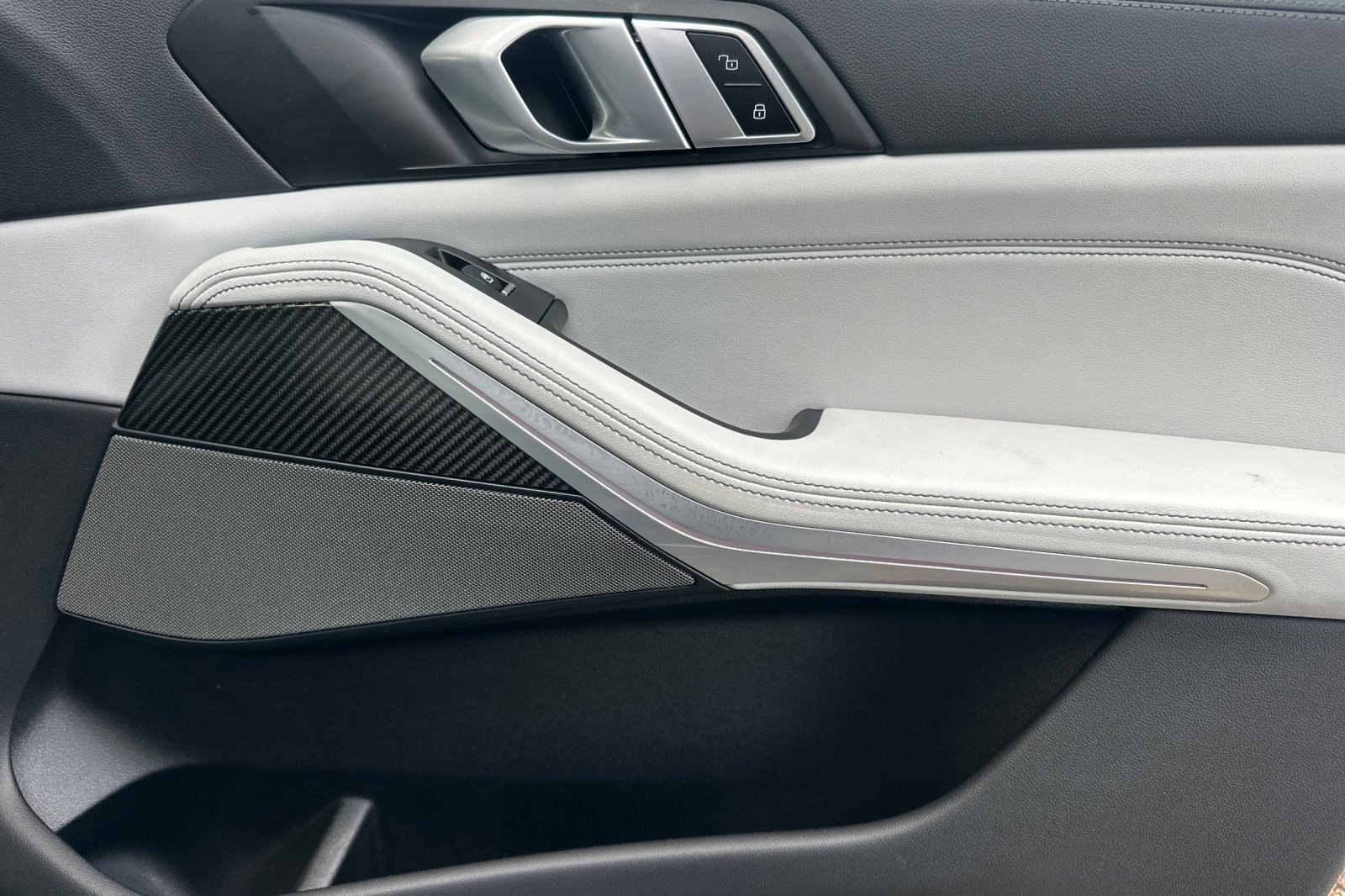 Certified 2023 BMW X5 M50i w/ Executive Package image 21