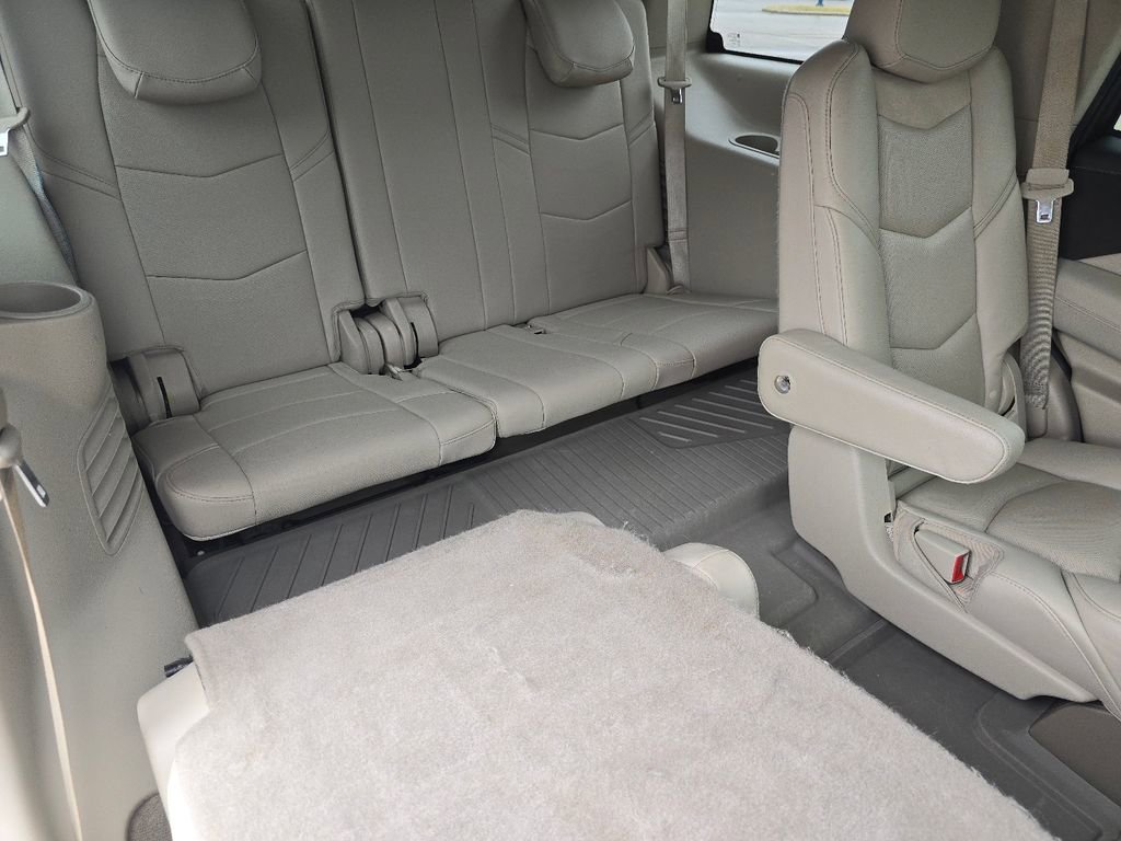 Used 2018 Cadillac Escalade Luxury image 20