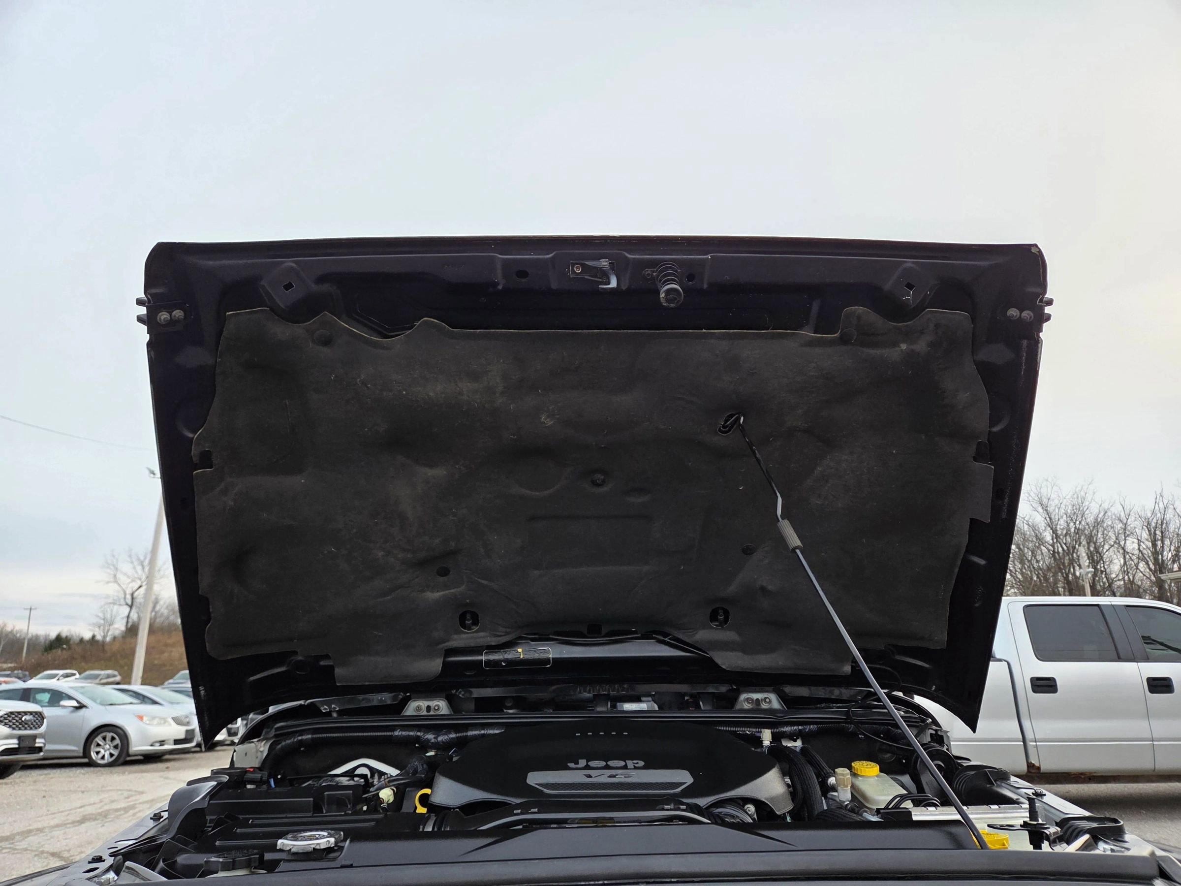 Used 2016 Jeep Wrangler Sahara image 24