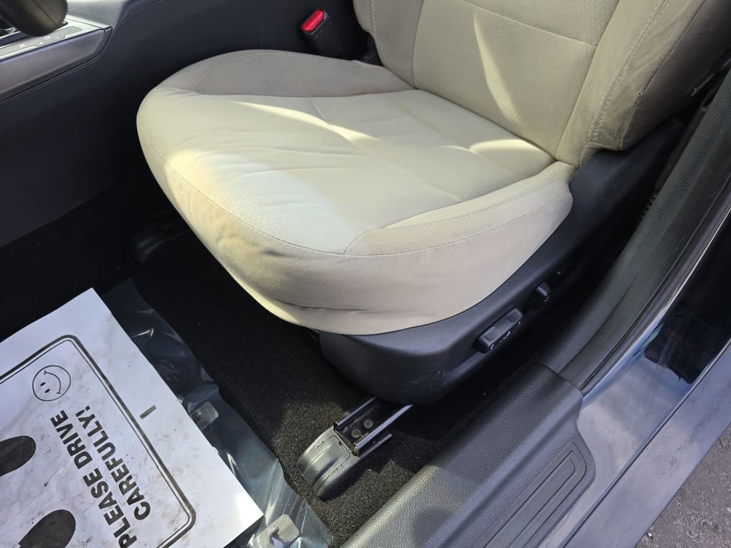 Used 2013 Kia Optima LX w/ Convenience Pkg image 31