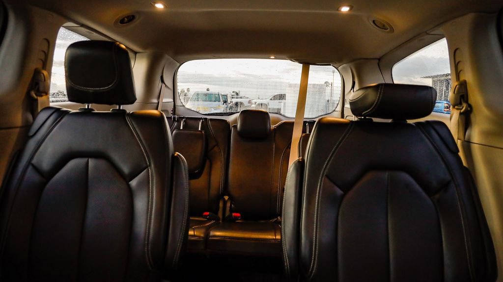 Certified 2024 Chrysler Pacifica Touring-L image 27