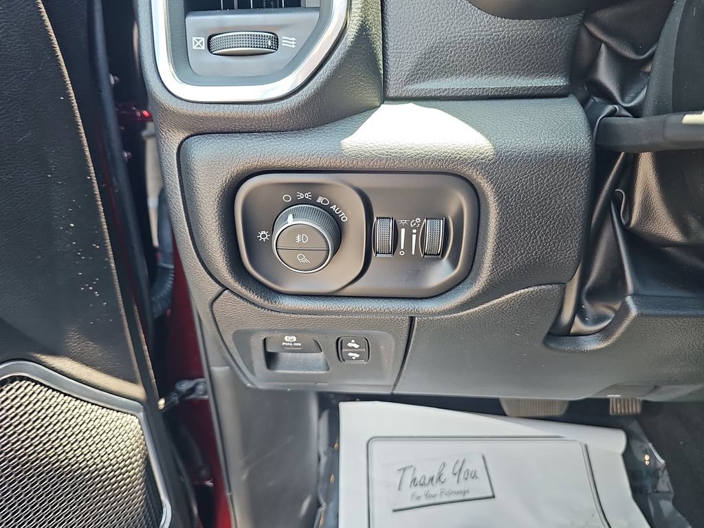 Used 2024 RAM 1500 Laramie AWD/4WD image 34