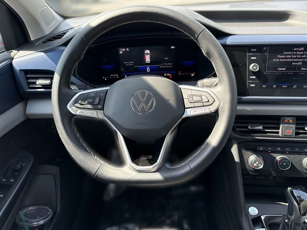 Used 2022 Volkswagen Taos SE w/ Panoramic Sunroof Package image 11