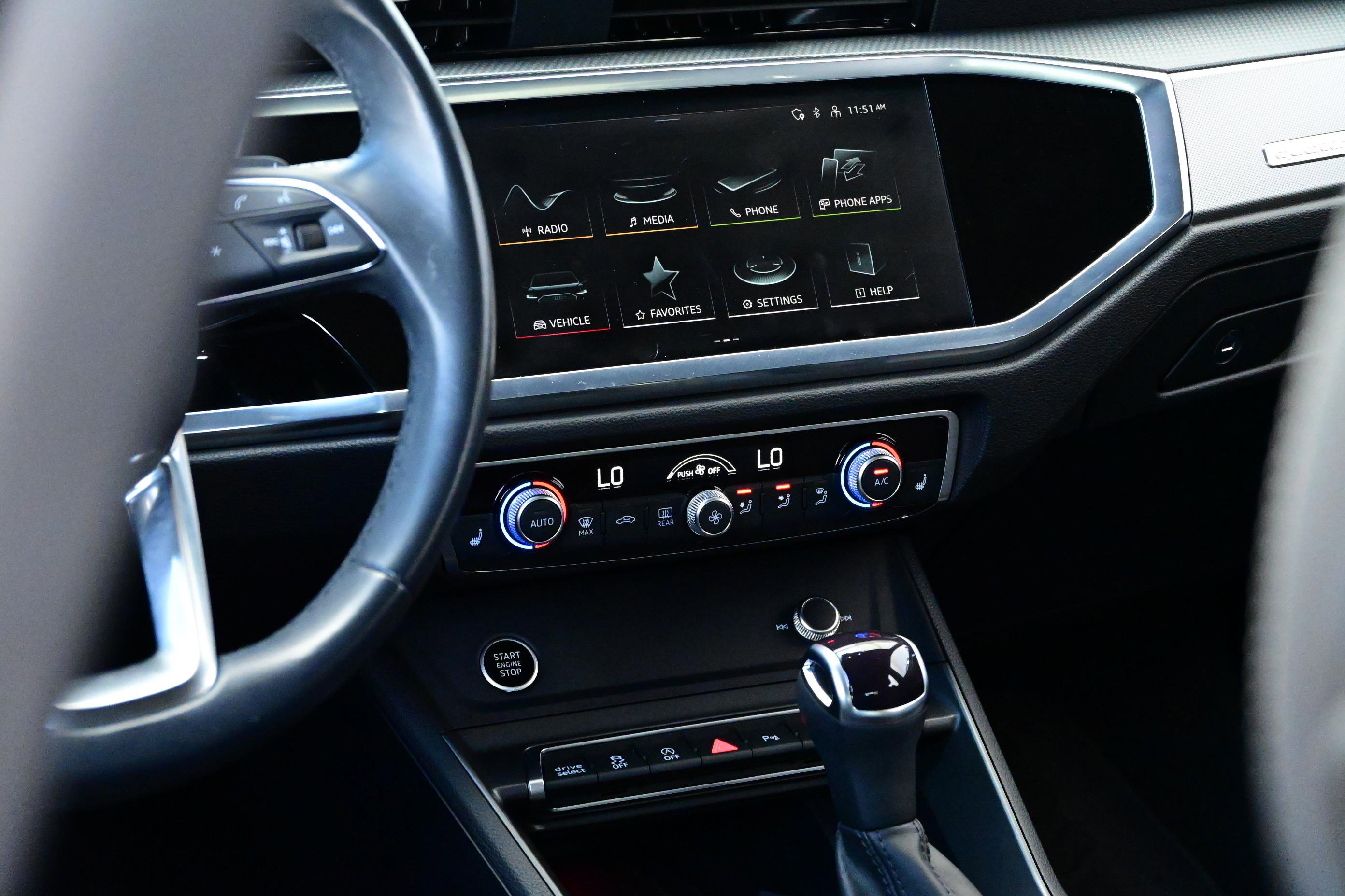 Used 2024 Audi Q3 2.0T Premium Plus image 23