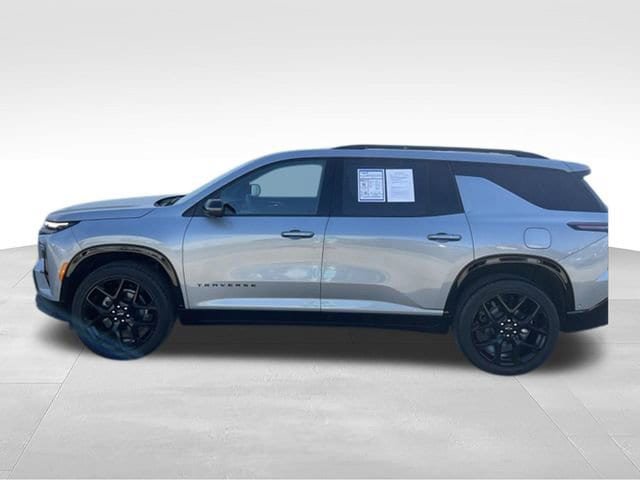 Used 2025 Chevrolet Traverse RS w/ LPO, Floor Liner Package AWD/4WD image 40