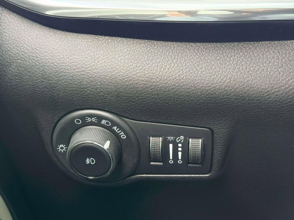 Used 2024 Jeep Compass Limited AWD/4WD image 18