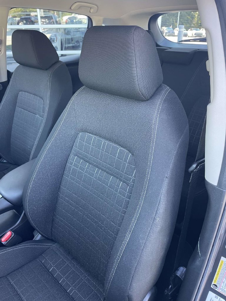 Used 2023 Honda HR-V LX image 15