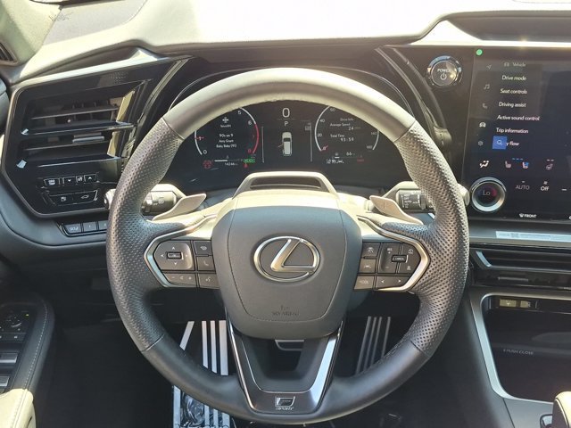 Used 2026 Lexus TX 500h AWD w/ Technology Package image 18