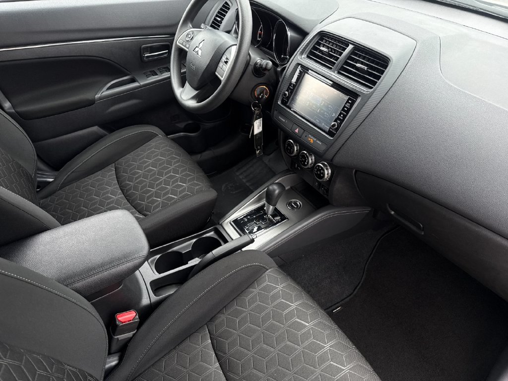 Used 2025 Mitsubishi Outlander Sport ES AWD/4WD image 16