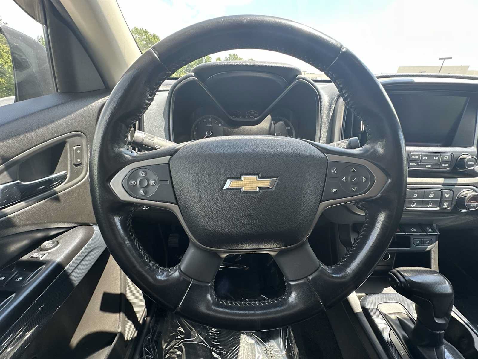 Used 2017 Chevrolet Colorado Z71 AWD/4WD image 25