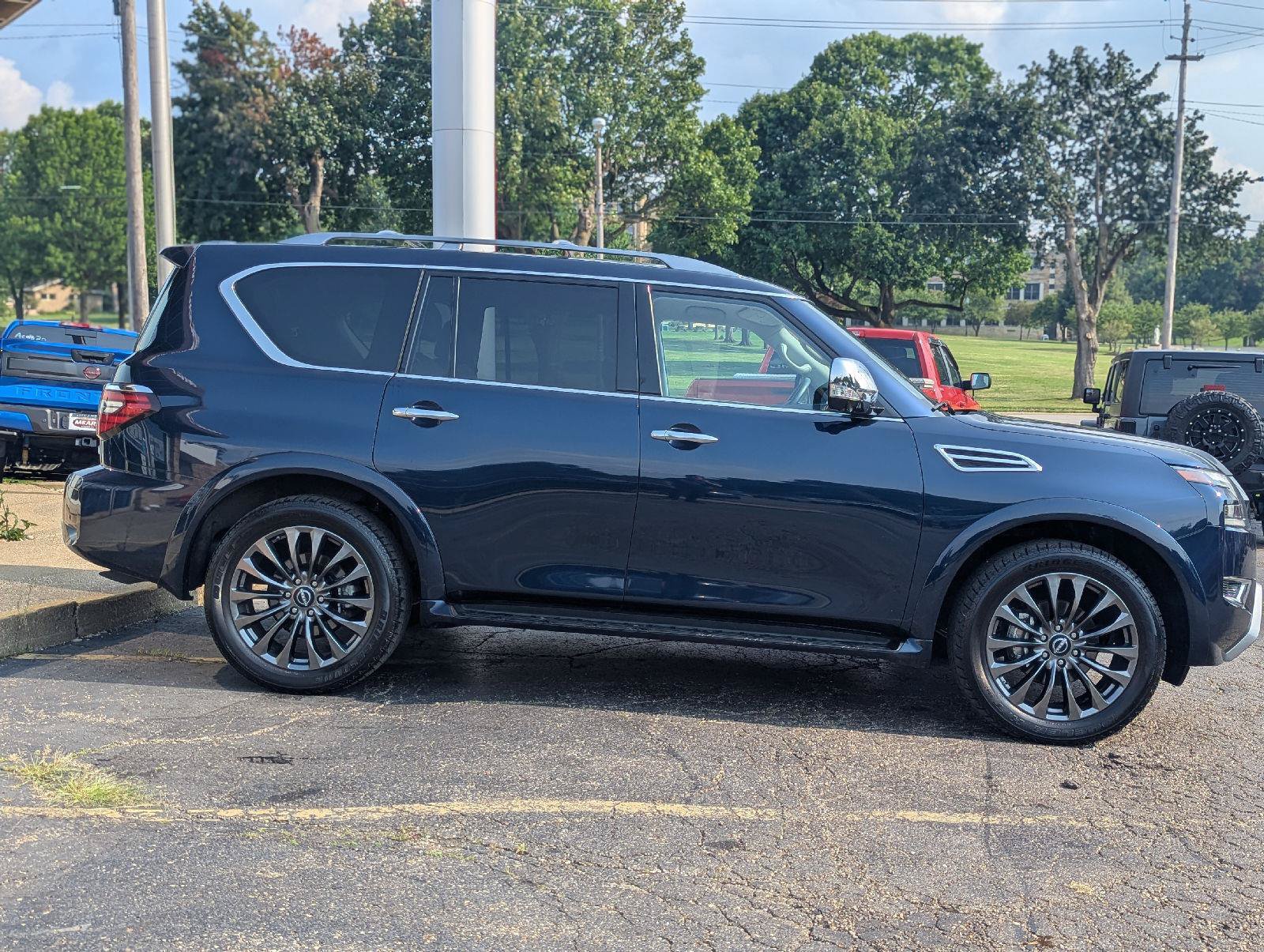 Used 2023 Nissan Armada Platinum w/ Captain's Chairs Package AWD/4WD image 10