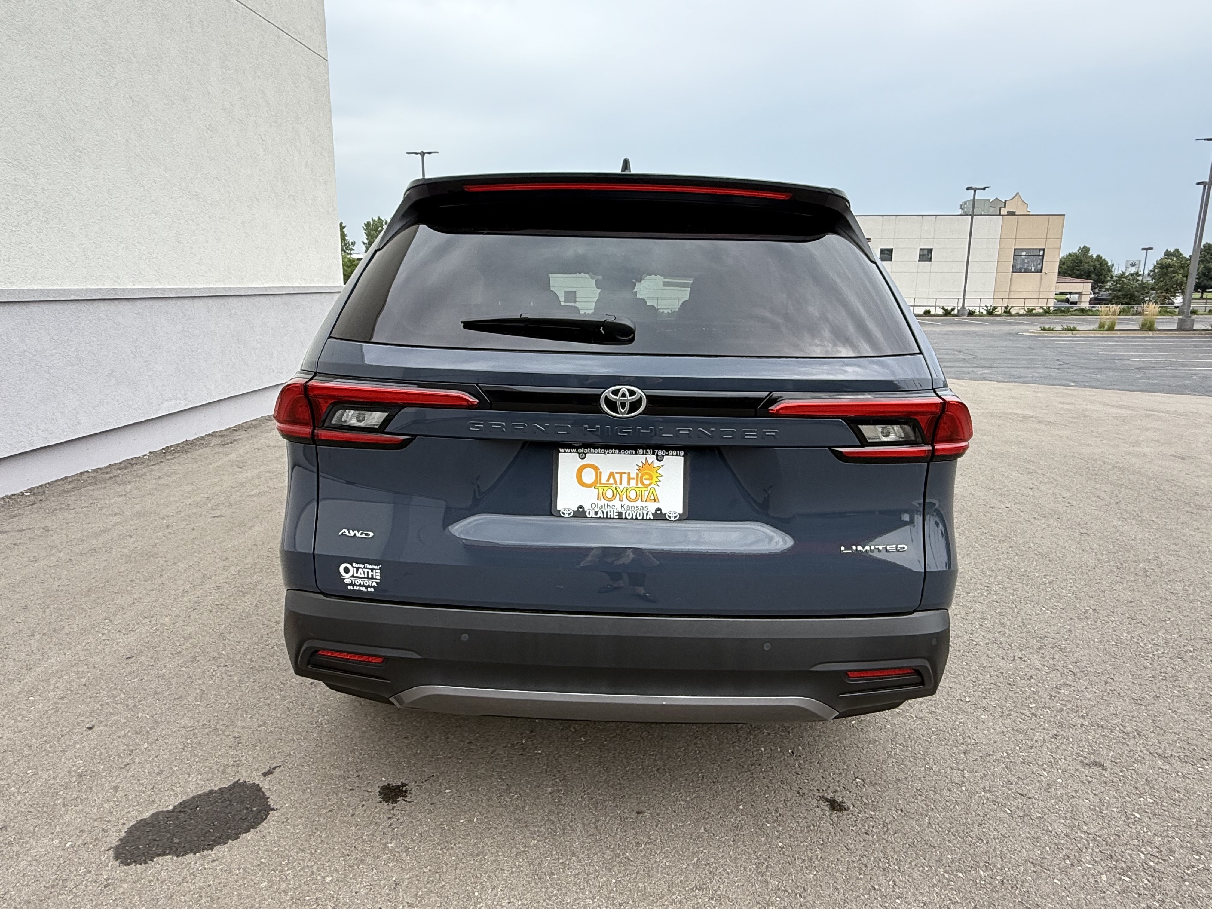 Certified 2024 Toyota Grand Highlander AWD image 15