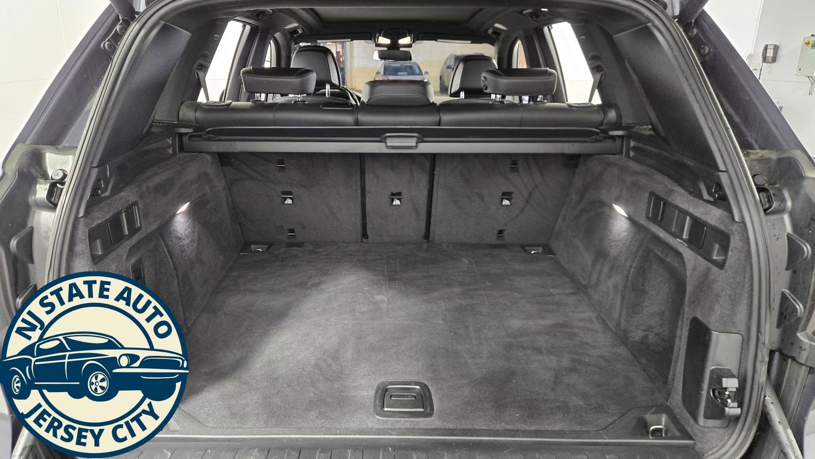 Used 2019 BMW X5 xDrive50i w/ Off-Road Package image 39