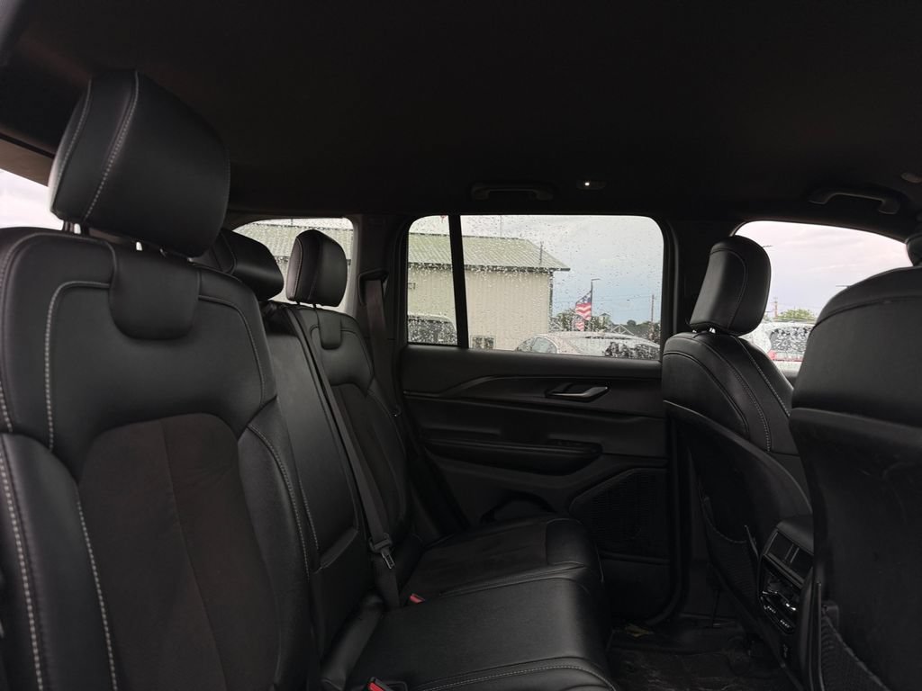 Used 2023 Jeep Grand Cherokee Altitude AWD/4WD image 40