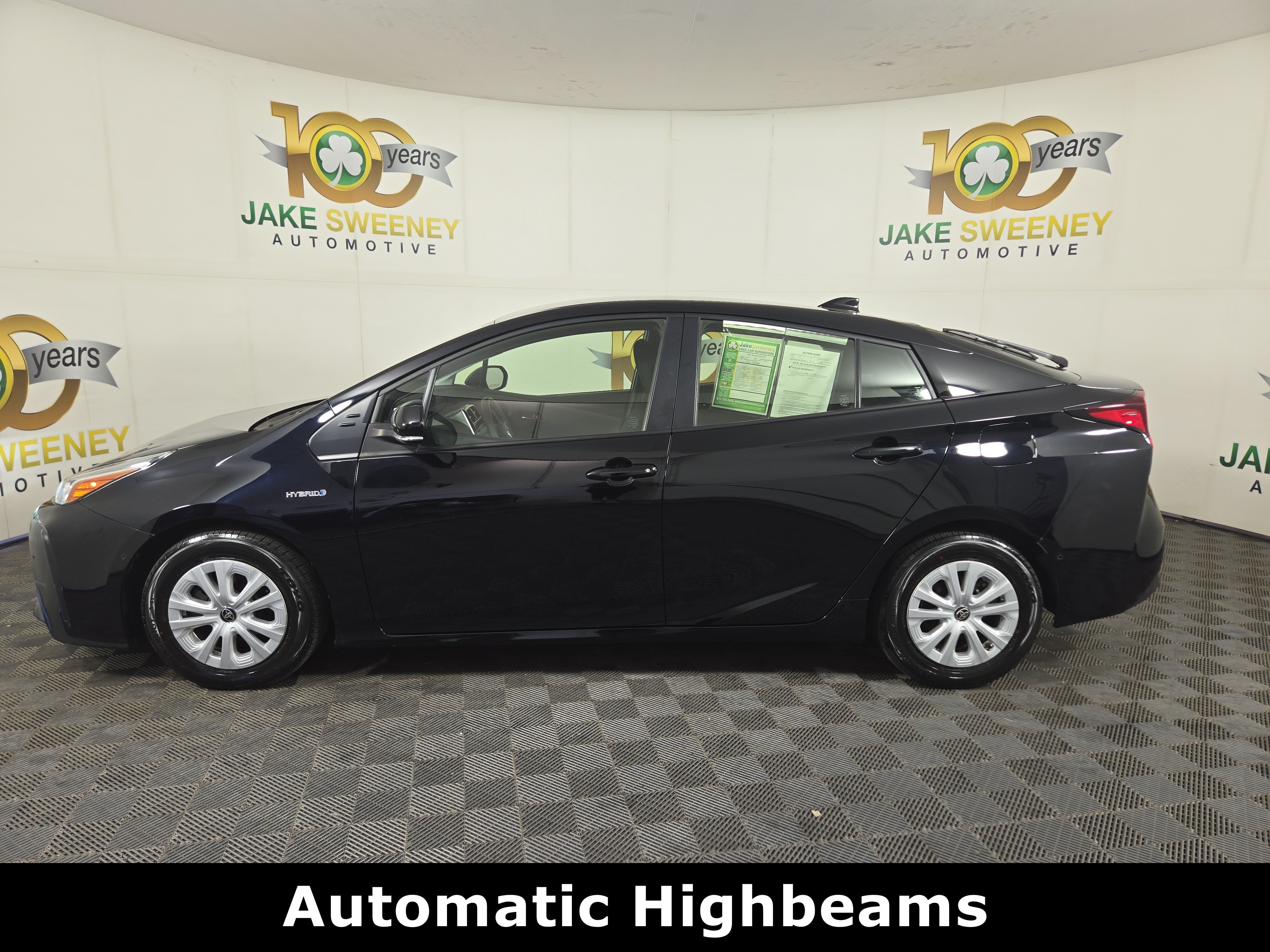 Used 2021 Toyota Prius LE FWD image 4