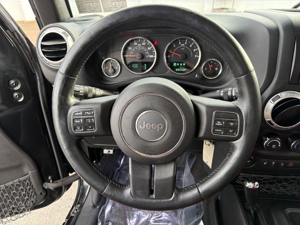 Used 2015 Jeep Wrangler Unlimited Rubicon w/ Dual Top Group AWD/4WD image 21