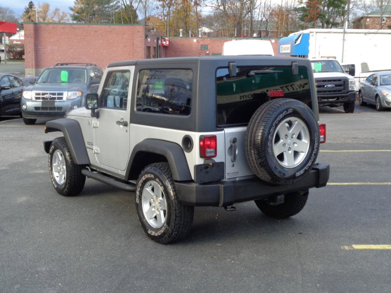 Used 2011 Jeep Wrangler Sport AWD/4WD image 4