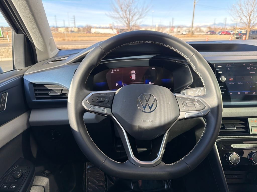 Certified 2023 Volkswagen Taos SE w/ Panoramic Sunroof Package image 17