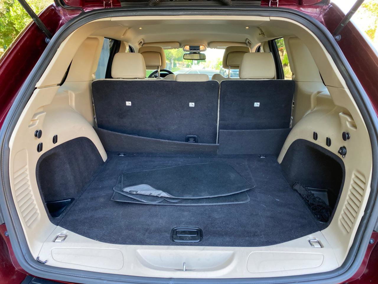 Used 2016 Jeep Grand Cherokee Laredo image 13