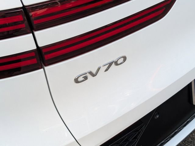 Used 2022 Genesis GV70 3.5T Sport w/ Sport Advanced Package image 16