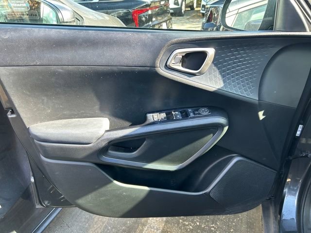 Used 2023 Kia Soul EX image 11