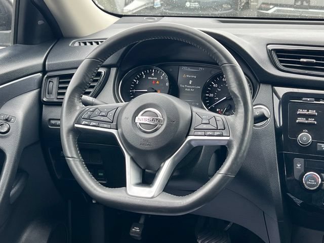 Used 2017 Nissan Rogue SV AWD/4WD image 12
