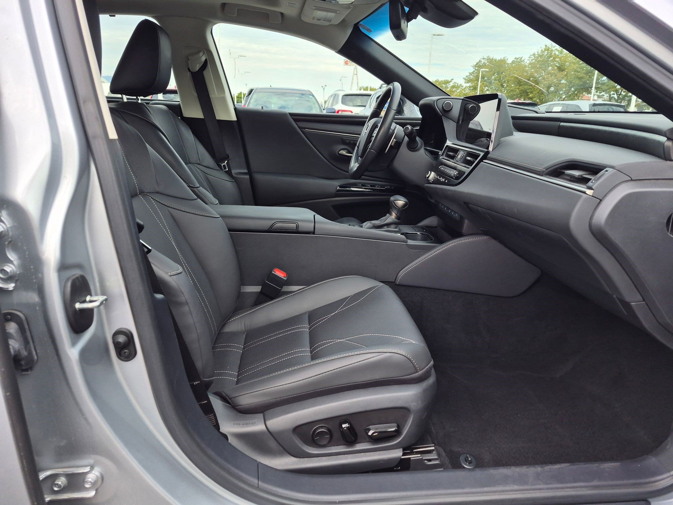 Used 2025 Lexus ES 350 Ultra Luxury FWD image 31