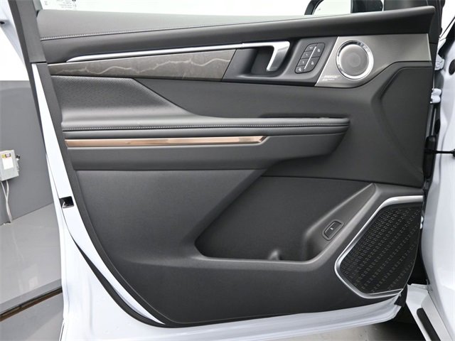 New 2026 Buick Enclave Avenir w/ Super Cruise Package image 12