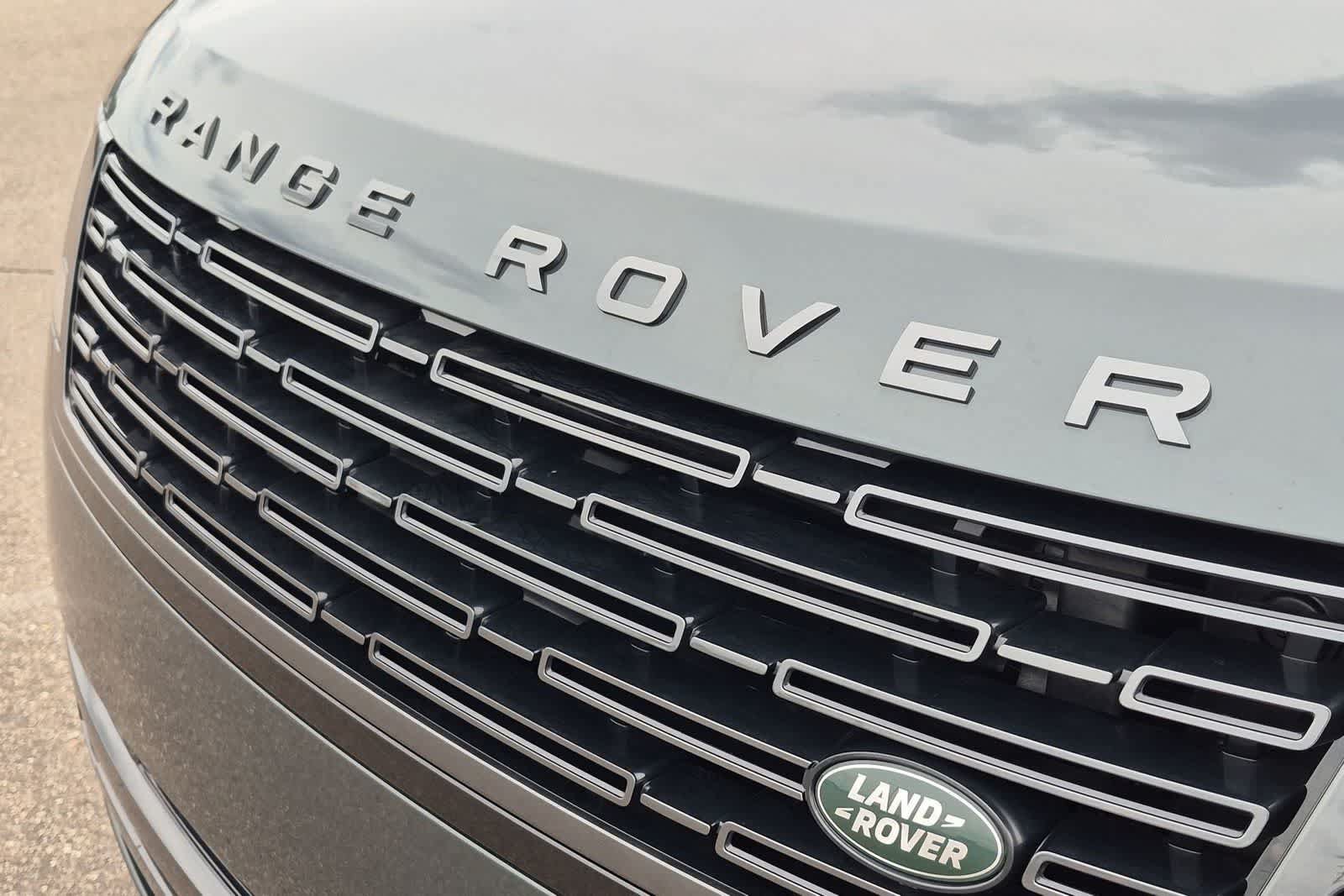New 2026 Land Rover Range Rover Long Wheelbase SE AWD/4WD image 12