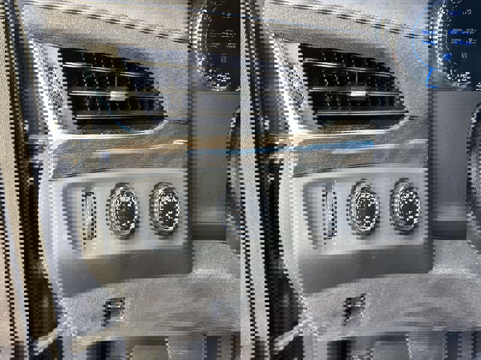Used 2020 Cadillac Escalade ESV Platinum image 24