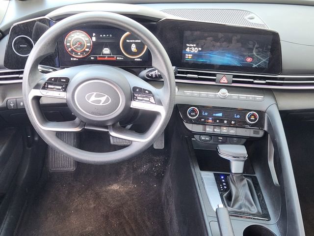 Used 2024 Hyundai Elantra SEL FWD image 21