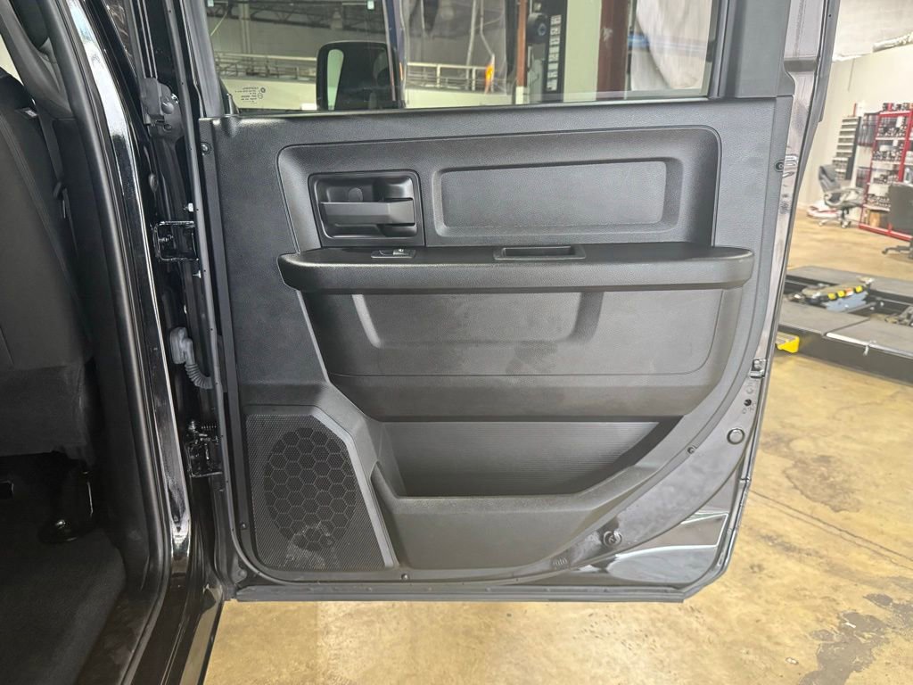 Used 2024 RAM 3500 Tradesman w/ Chrome Appearance Group AWD/4WD image 33