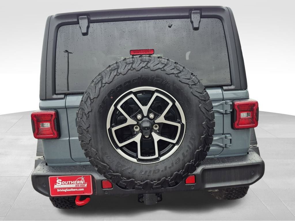 Used 2024 Jeep Wrangler Rubicon w/ Technology Group image 5