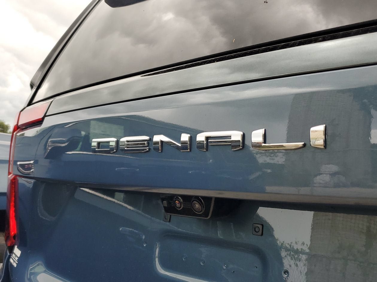 New 2026 GMC Yukon XL Denali Ultimate AWD/4WD image 9