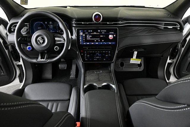 New 2025 Maserati Grecale Folgore AWD/4WD image 20