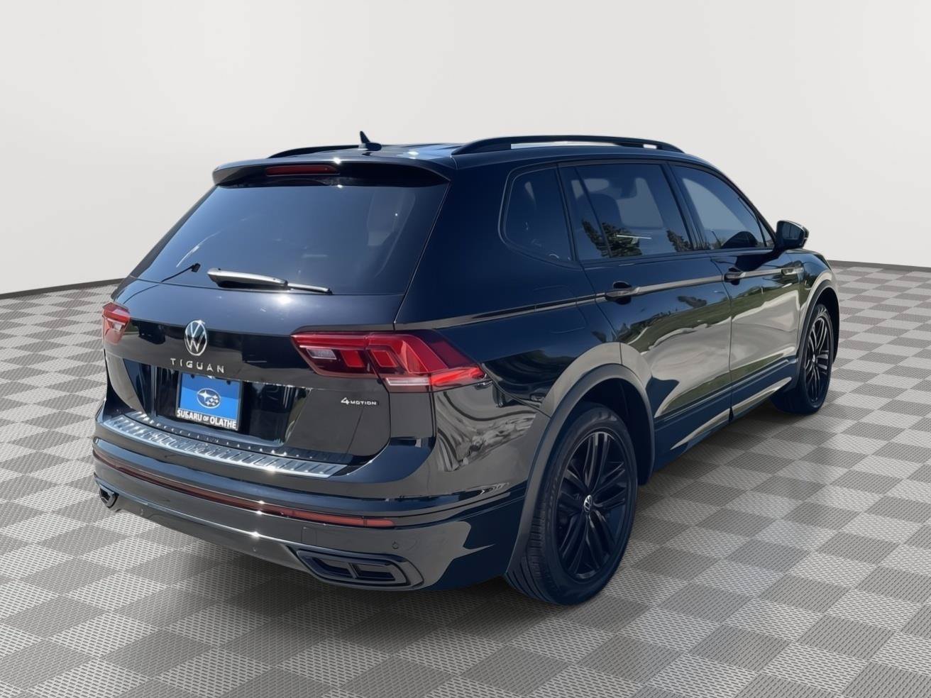 Used 2022 Volkswagen Tiguan SE R-Line AWD/4WD image 15