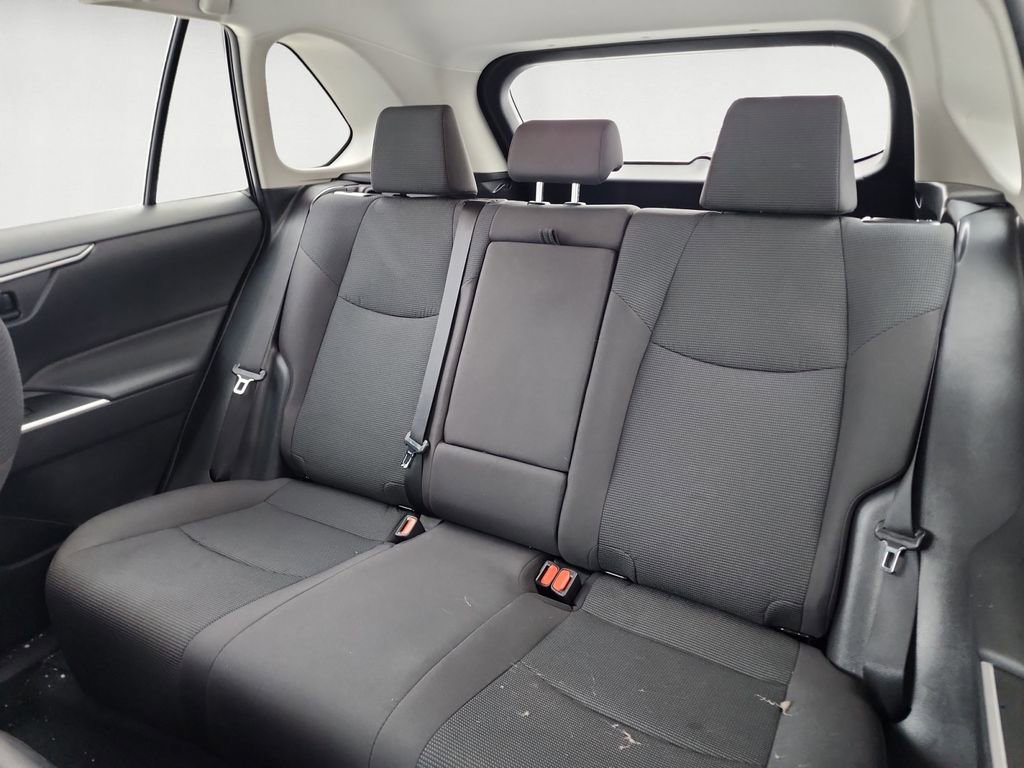 Used 2021 Toyota RAV4 LE image 13
