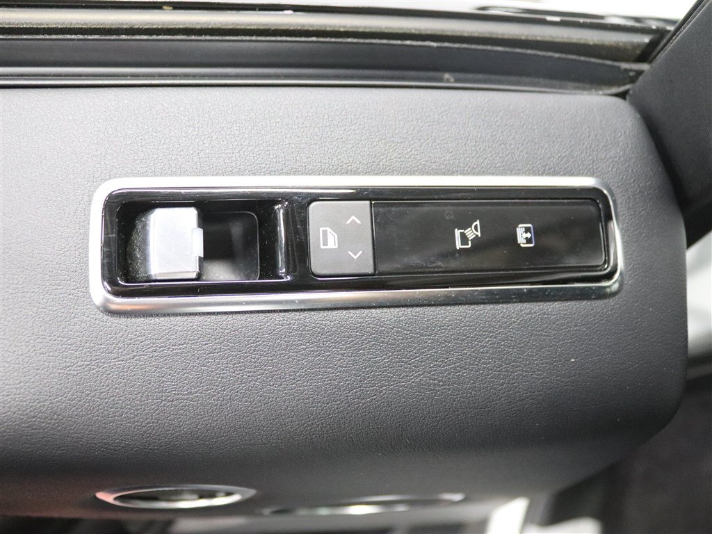 Used 2018 Land Rover Range Rover Supercharged AWD/4WD image 21