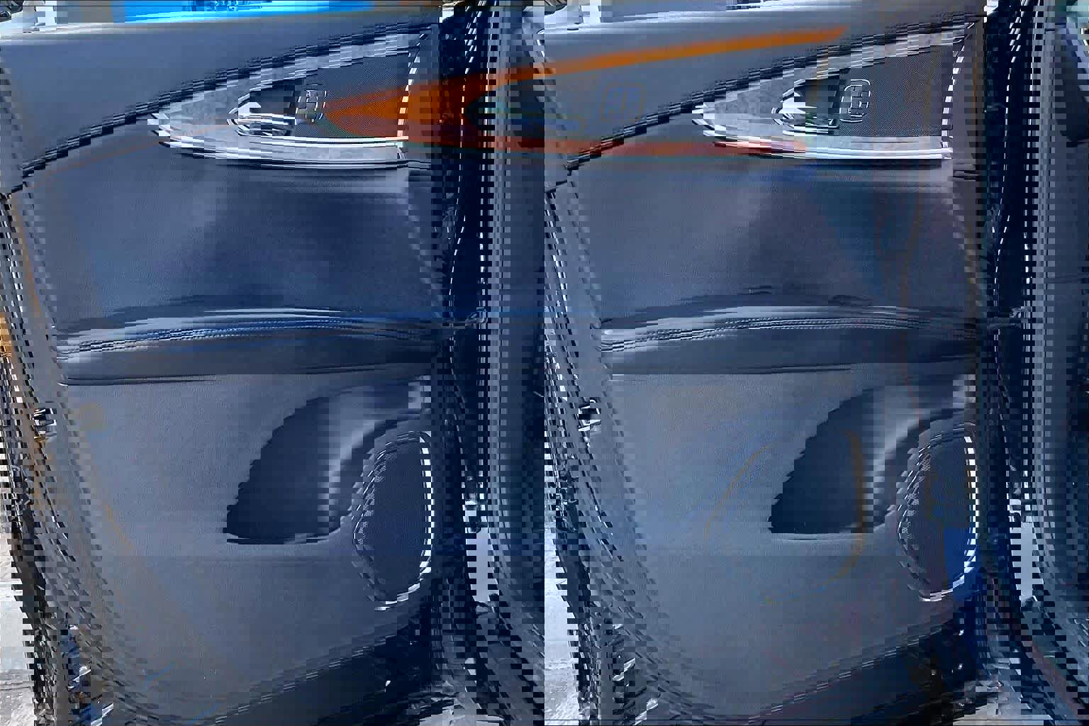 Used 2017 Lincoln MKX Reserve w/ Driver Assistance Package image 22