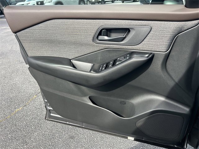 Certified 2023 Nissan Rogue S image 18