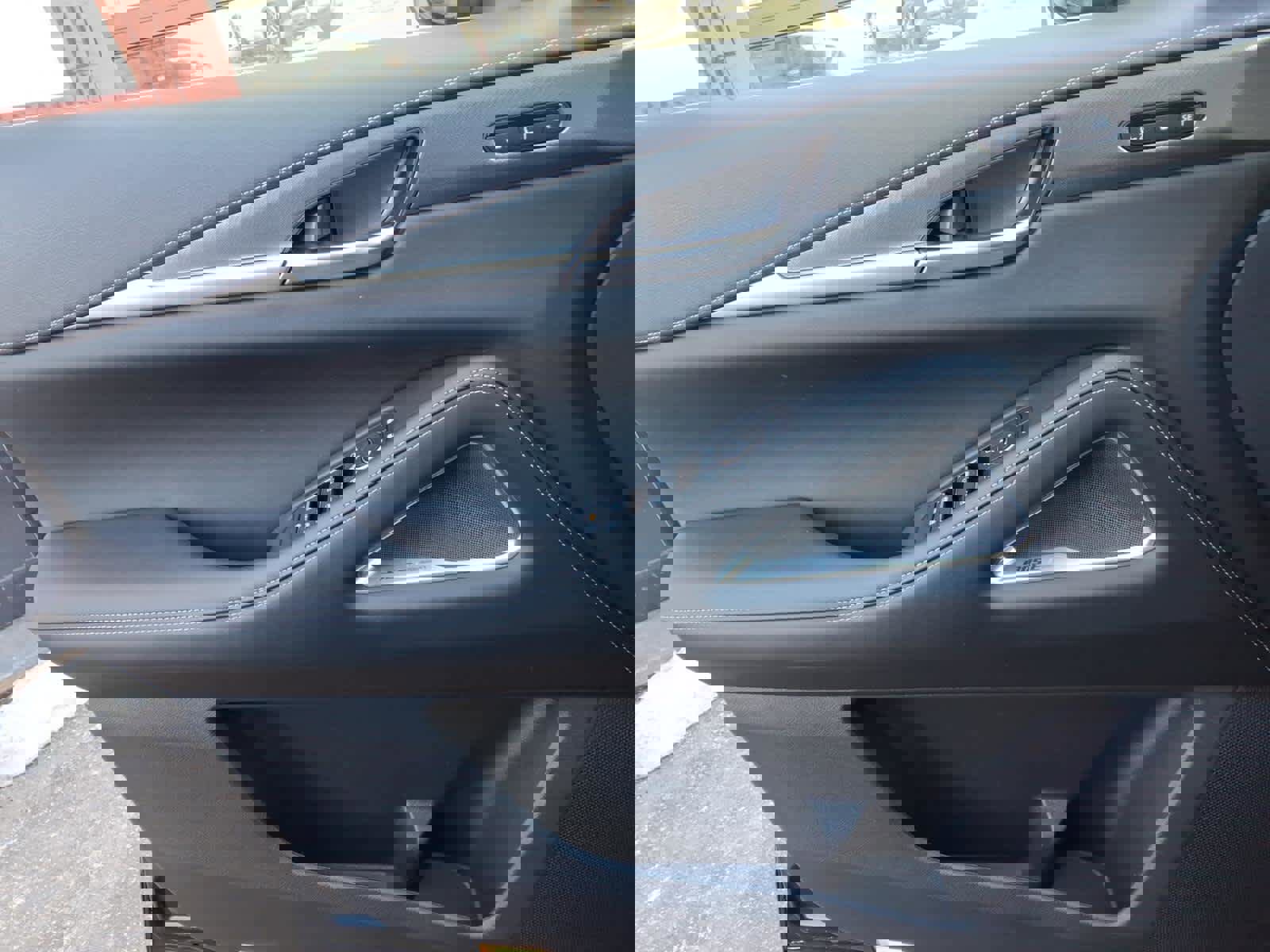 Certified 2025 INFINITI QX60 Luxe image 16