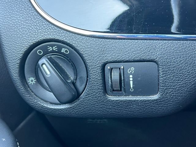 Used 2017 Dodge Grand Caravan SE FWD image 17