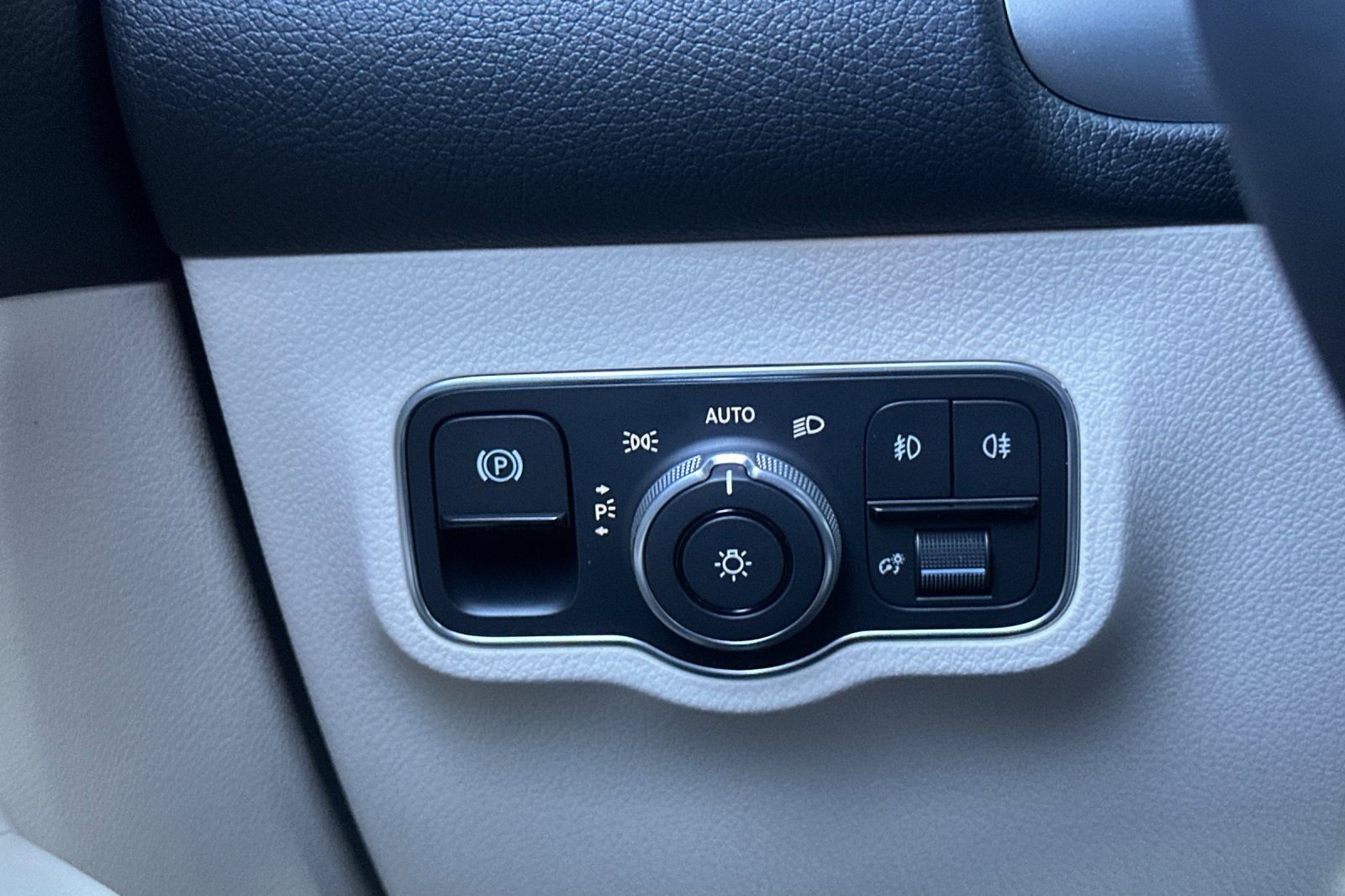 New 2026 Mercedes-Benz GLB 250 image 27