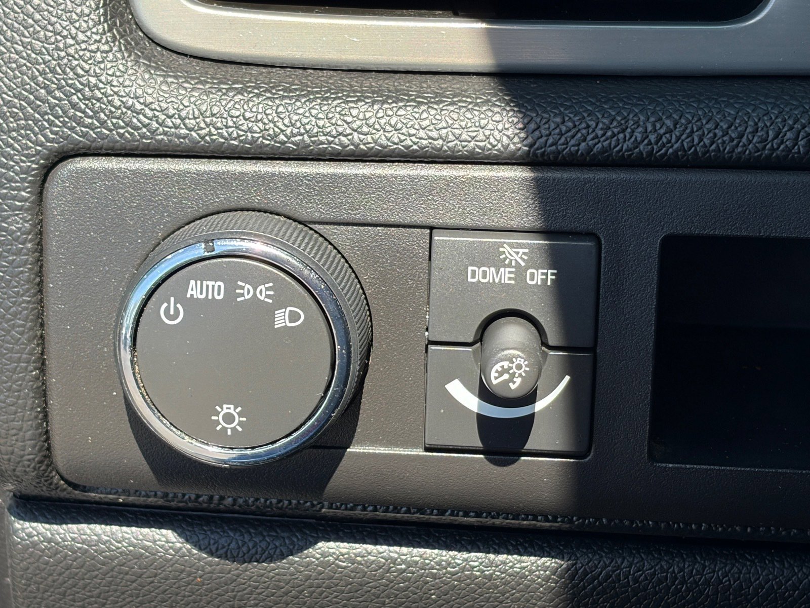 Used 2011 Chevrolet Suburban LS w/ Convenience Package 1 image 19