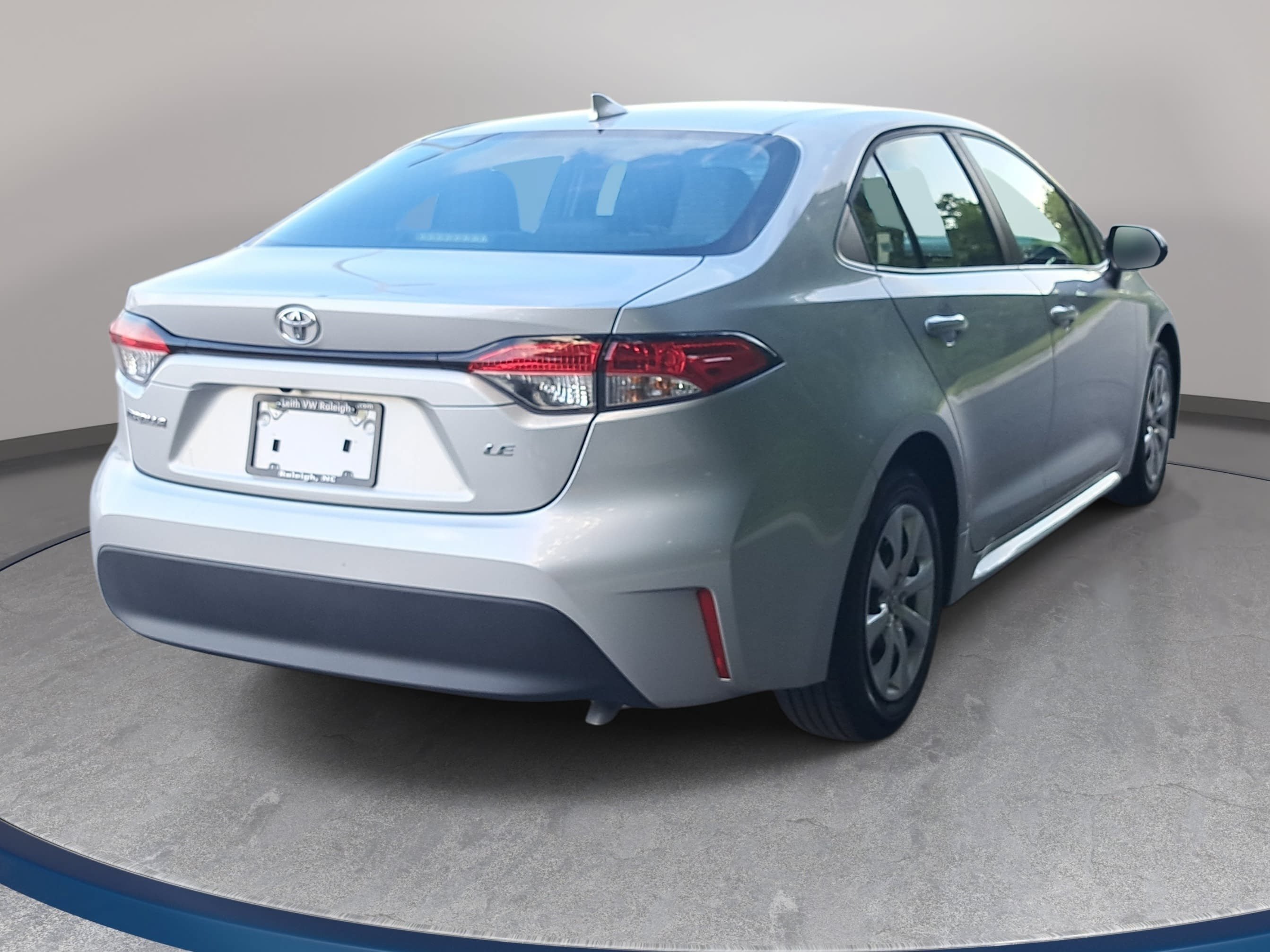 Used 2026 Toyota Corolla LE FWD image 5