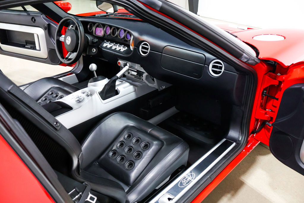 Used 2005 Ford GT RWD image 38